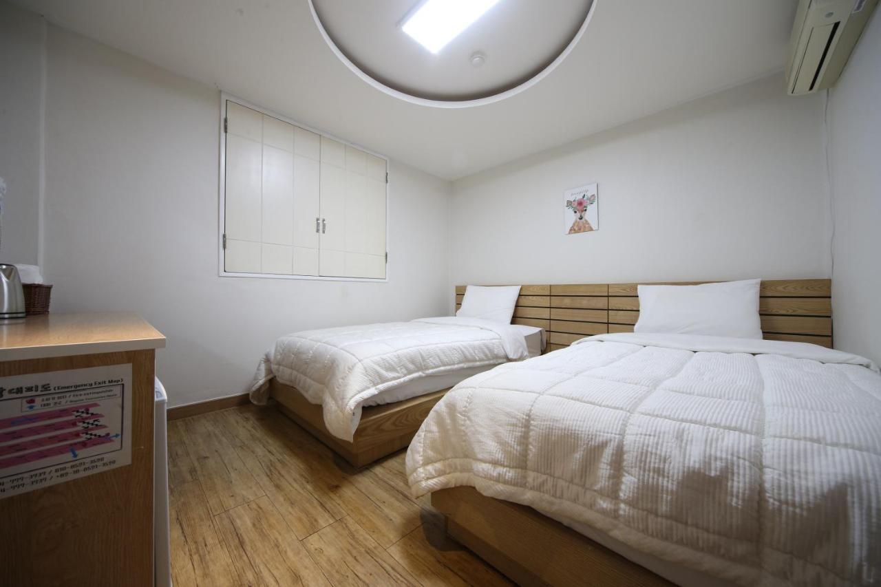 Uh Suite Gyeongju Exterior foto